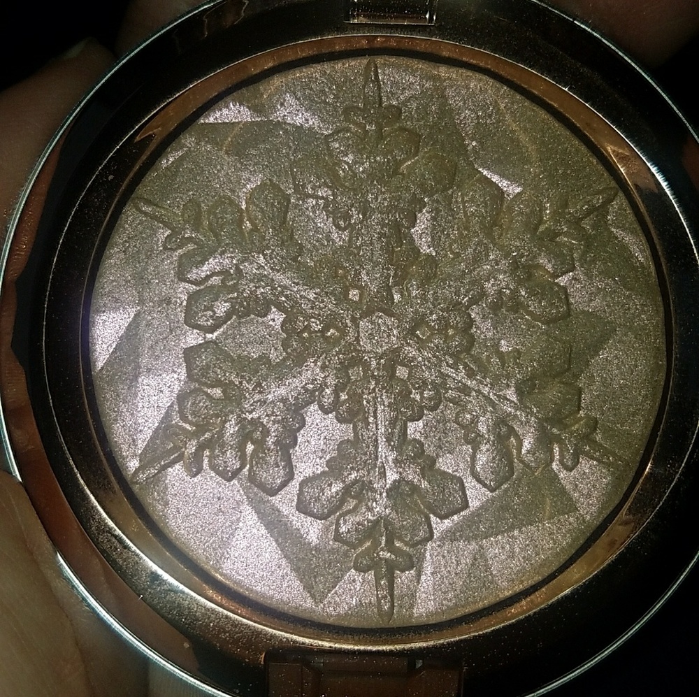 Mac Extra Dimension Skinfinish Show Gold